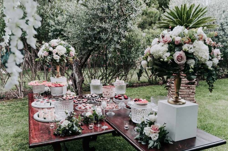 noemi-bellante-wedding-planner-tuscany-romantic-theme-sweet-table-2
